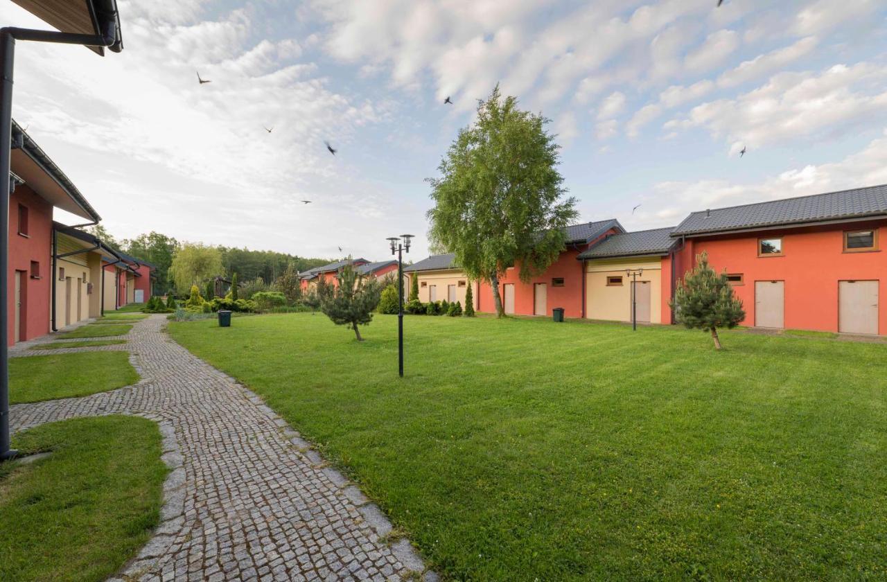 Centrum Wypoczynkowo-Konferencyjne Solaris Łazy Exterior foto